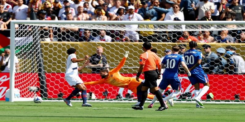 PSG thua bạc nhược trong trận chung kết